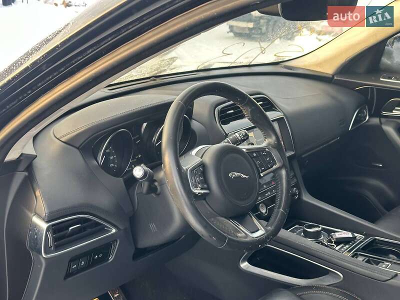 Внедорожник / Кроссовер Jaguar F-Pace 2019 в Луцке