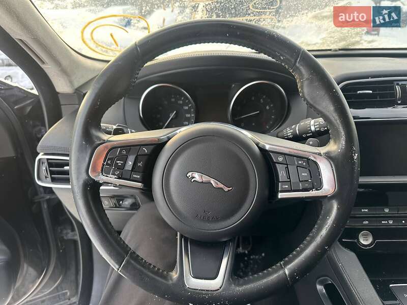 Внедорожник / Кроссовер Jaguar F-Pace 2019 в Луцке