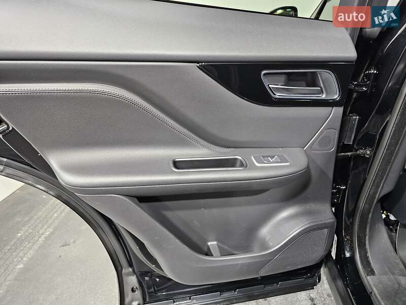 Внедорожник / Кроссовер Jaguar F-Pace 2017 в Киеве