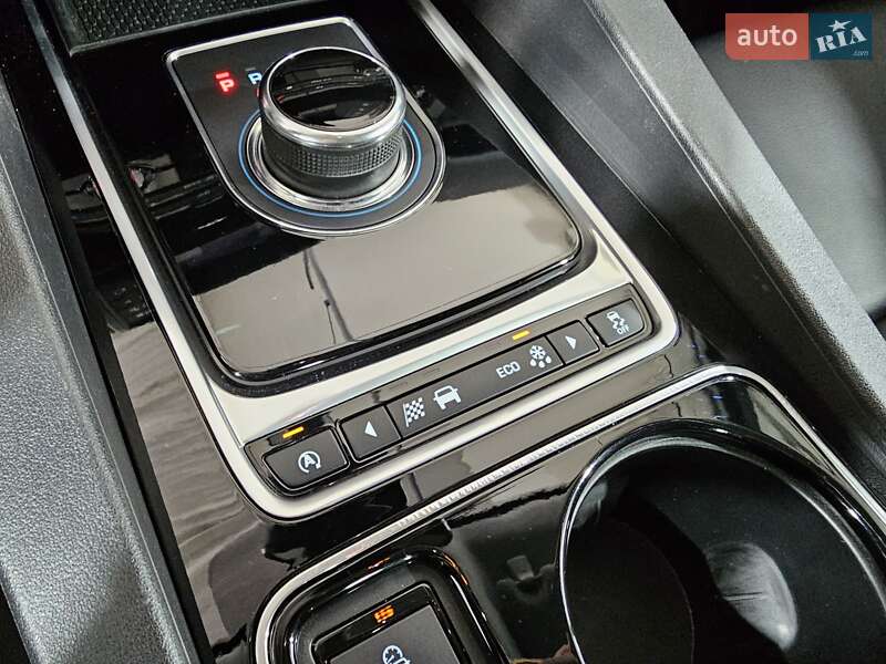 Внедорожник / Кроссовер Jaguar F-Pace 2017 в Киеве фото 30 Внедорожник / Кроссовер Jaguar F-Pace 2017 в Киеве
