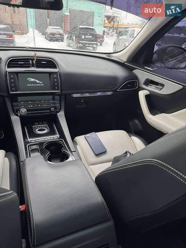Внедорожник / Кроссовер Jaguar F-Pace 2017 в Киеве фото 14 Внедорожник / Кроссовер Jaguar F-Pace 2017 в Киеве
