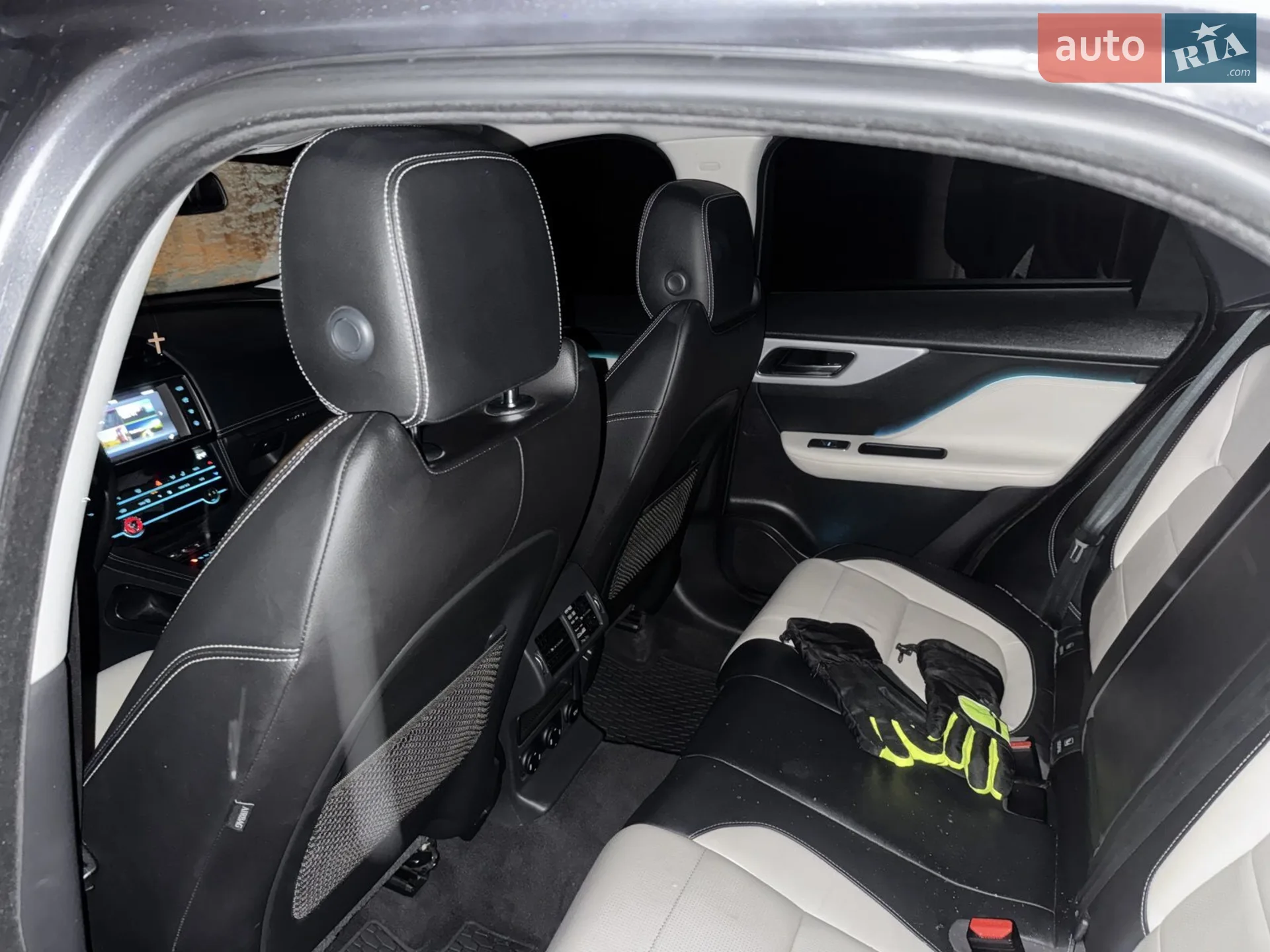 2016 Jaguar F-Pace - мініатюра 21