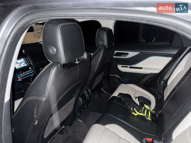 Внедорожник / Кроссовер Jaguar F-Pace 2017 в Киеве фото 21 Внедорожник / Кроссовер Jaguar F-Pace 2017 в Киеве