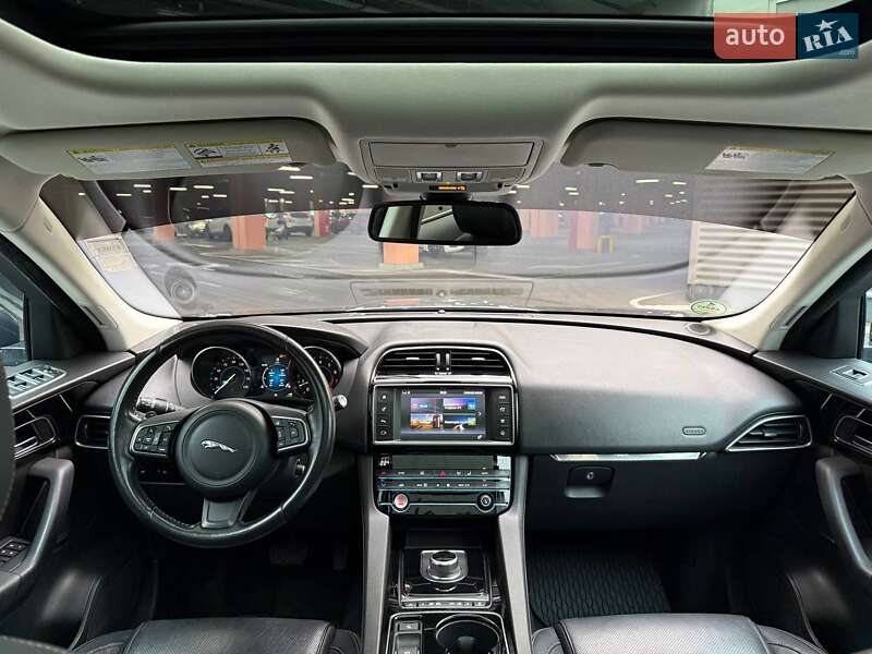 Внедорожник / Кроссовер Jaguar F-Pace 2017 в Киеве