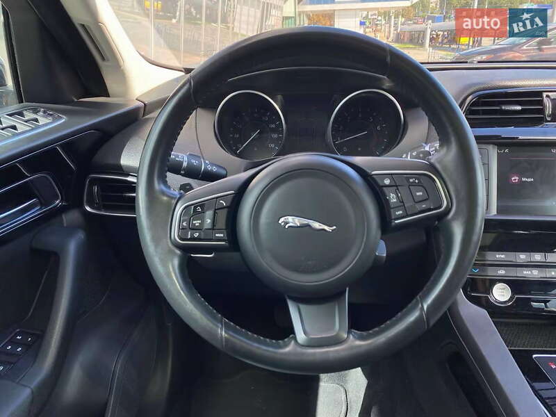Внедорожник / Кроссовер Jaguar F-Pace 2017 в Киеве