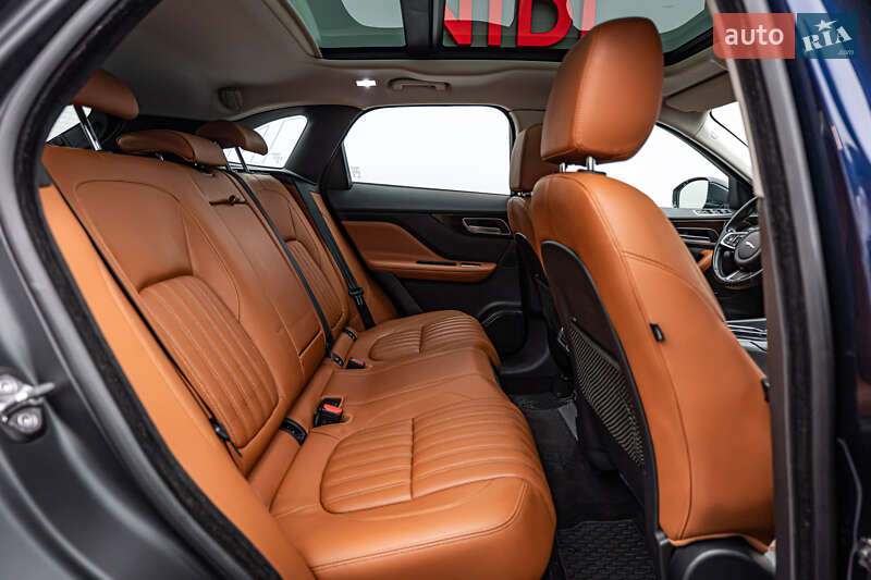 Внедорожник / Кроссовер Jaguar F-Pace 2017 в Киеве