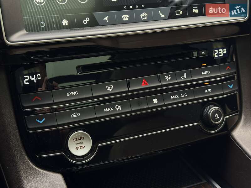 Внедорожник / Кроссовер Jaguar F-Pace 2016 в Киеве