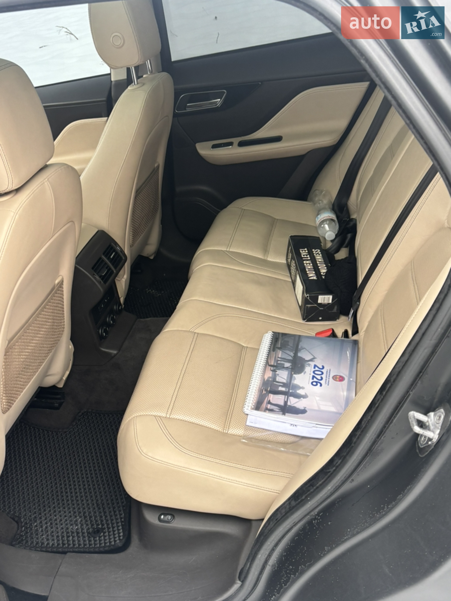2016 Jaguar F-Pace - мініатюра 33
