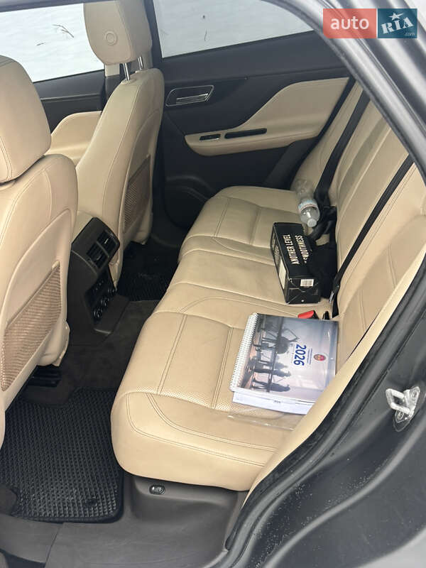 Внедорожник / Кроссовер Jaguar F-Pace 2016 в Львове