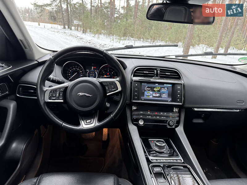 Внедорожник / Кроссовер Jaguar F-Pace 2017 в Ковеле