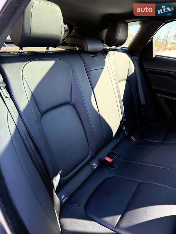 Внедорожник / Кроссовер Jaguar F-Pace 2017 в Киеве фото 39 Внедорожник / Кроссовер Jaguar F-Pace 2017 в Киеве