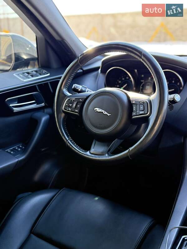 Внедорожник / Кроссовер Jaguar F-Pace 2017 в Киеве фото 29 Внедорожник / Кроссовер Jaguar F-Pace 2017 в Киеве