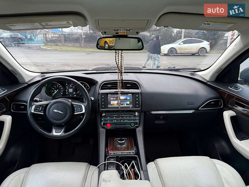 Позашляховик / Кросовер Jaguar F-Pace 2017 в Ужгороді
