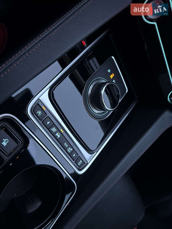 Внедорожник / Кроссовер Jaguar F-Pace 2017 в Днепре фото 56 Внедорожник / Кроссовер Jaguar F-Pace 2017 в Днепре