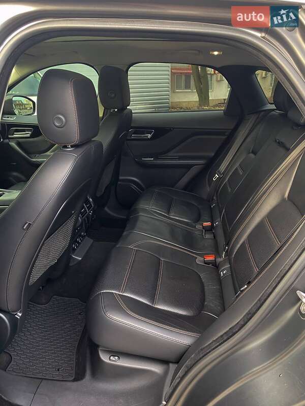 Внедорожник / Кроссовер Jaguar F-Pace 2017 в Кропивницком