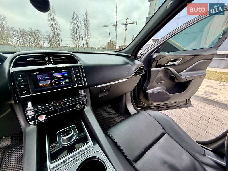Внедорожник / Кроссовер Jaguar F-Pace 2016 в Одессе