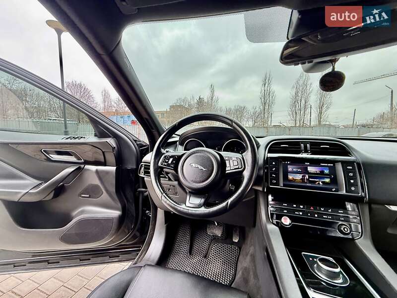 Внедорожник / Кроссовер Jaguar F-Pace 2016 в Одессе