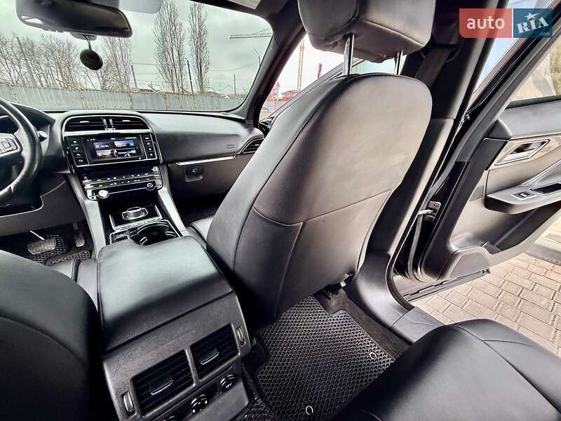 Внедорожник / Кроссовер Jaguar F-Pace 2016 в Одессе
