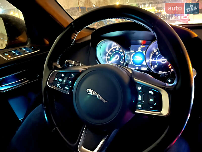 Позашляховик / Кросовер Jaguar F-Pace 2018 в Львові