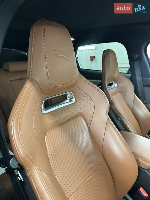 Внедорожник / Кроссовер Jaguar F-Pace 2023 в Киеве