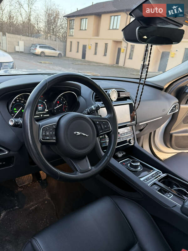 Внедорожник / Кроссовер Jaguar F-Pace 2019 в Запорожье