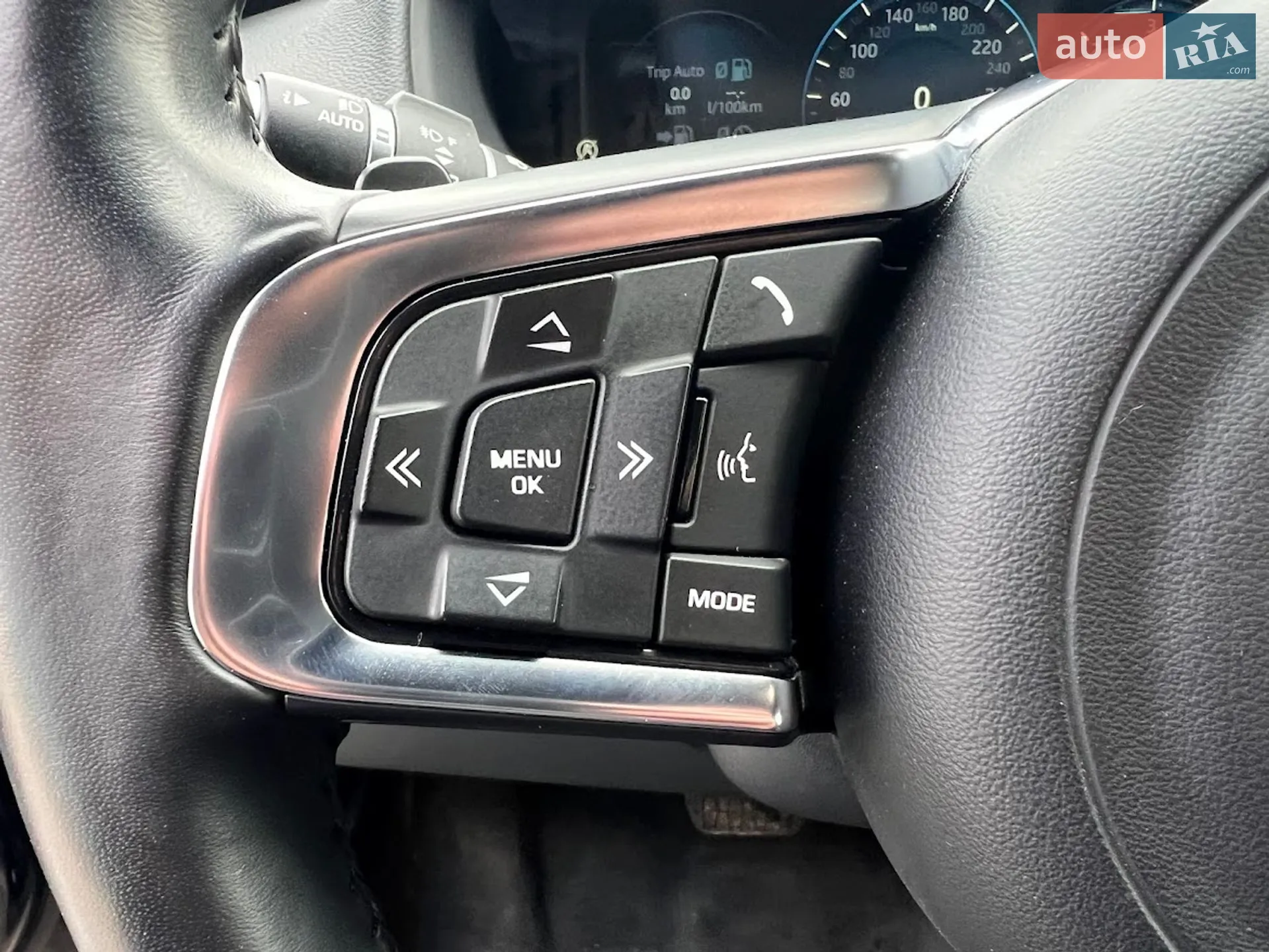 2018 Jaguar F-Pace - мініатюра 16