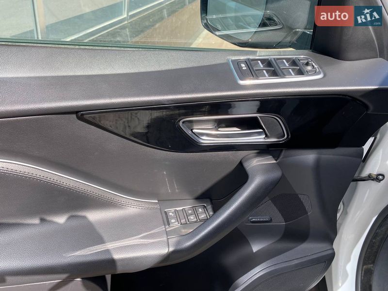 Внедорожник / Кроссовер Jaguar F-Pace 2017 в Киеве