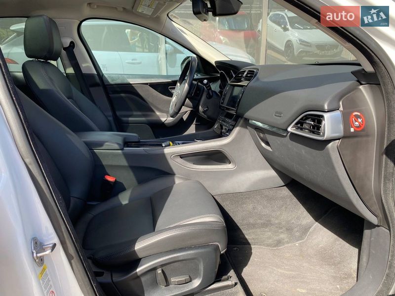 Внедорожник / Кроссовер Jaguar F-Pace 2017 в Киеве