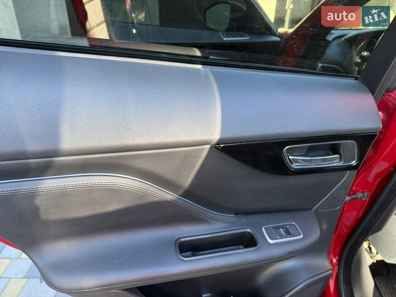 Внедорожник / Кроссовер Jaguar F-Pace 2019 в Корце