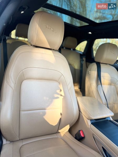Внедорожник / Кроссовер Jaguar F-Pace 2021 в Ровно