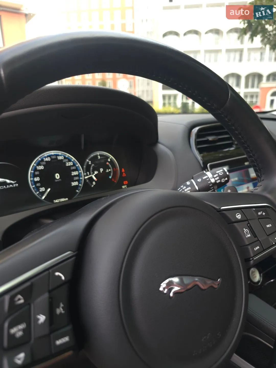2016 Jaguar F-Pace - мініатюра 22