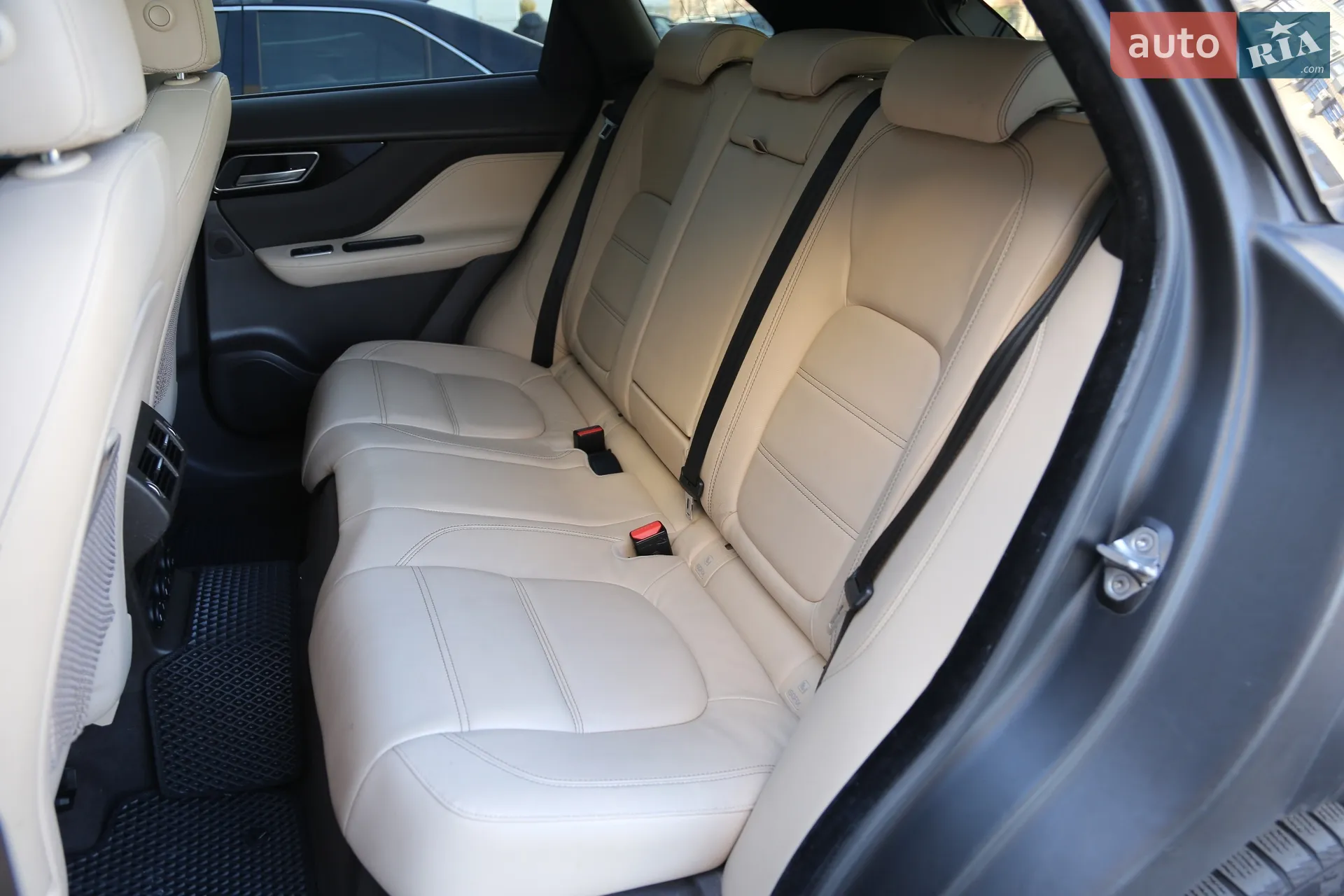 2016 Jaguar F-Pace - мініатюра 10