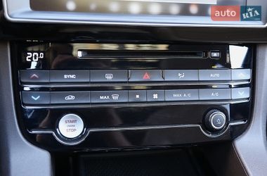Внедорожник / Кроссовер Jaguar F-Pace 2016 в Киеве