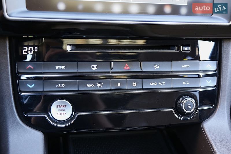 Внедорожник / Кроссовер Jaguar F-Pace 2016 в Киеве