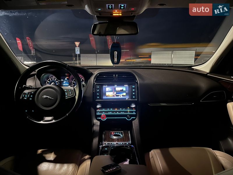Внедорожник / Кроссовер Jaguar F-Pace 2017 в Киеве