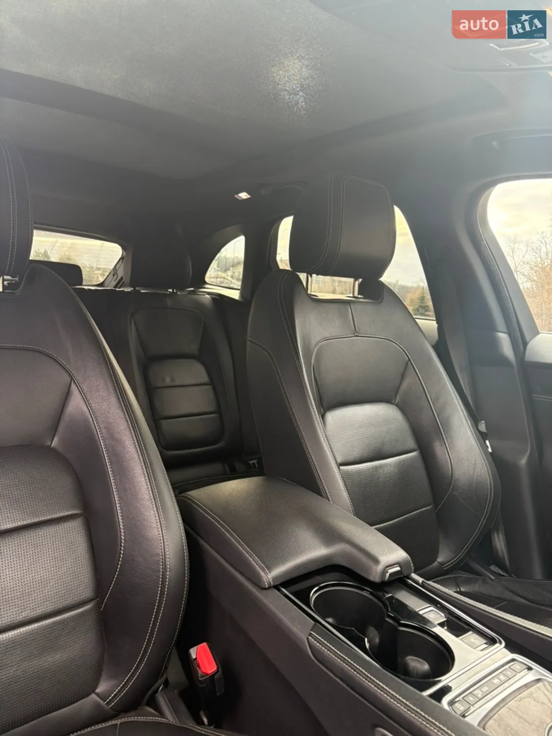 2016 Jaguar F-Pace - мініатюра 28