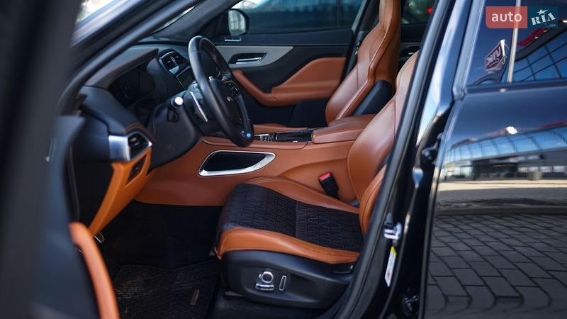 Позашляховик / Кросовер Jaguar F-Pace 2019 в Львові