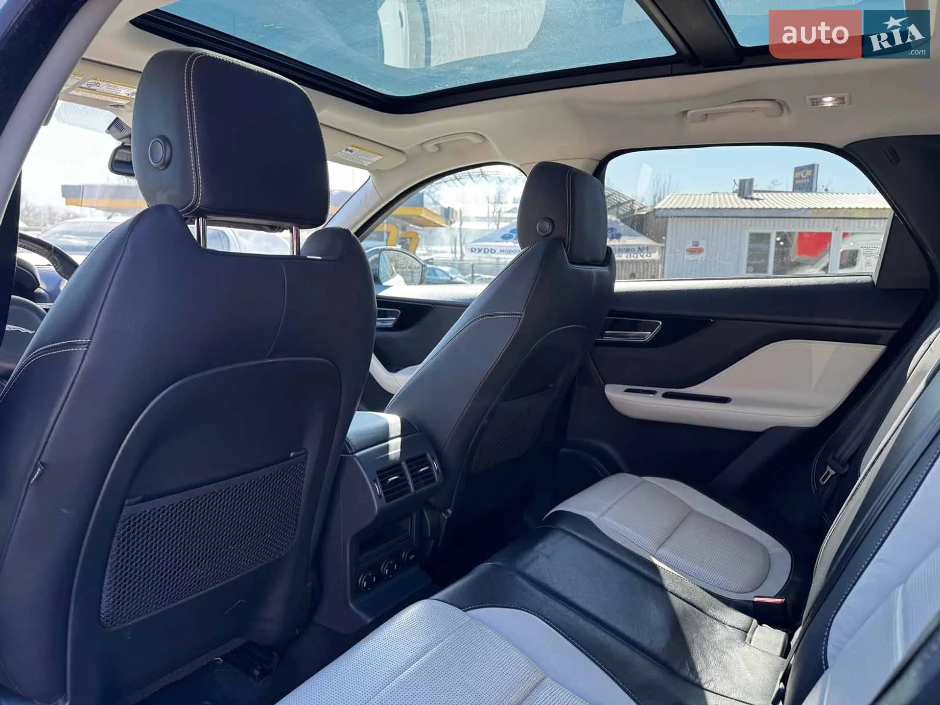 2017 Jaguar F-Pace - мініатюра 32