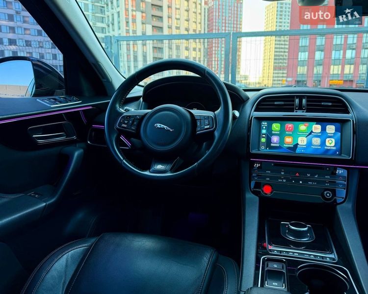 Внедорожник / Кроссовер Jaguar F-Pace 2016 в Киеве