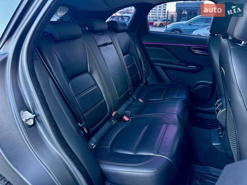 Внедорожник / Кроссовер Jaguar F-Pace 2016 в Киеве