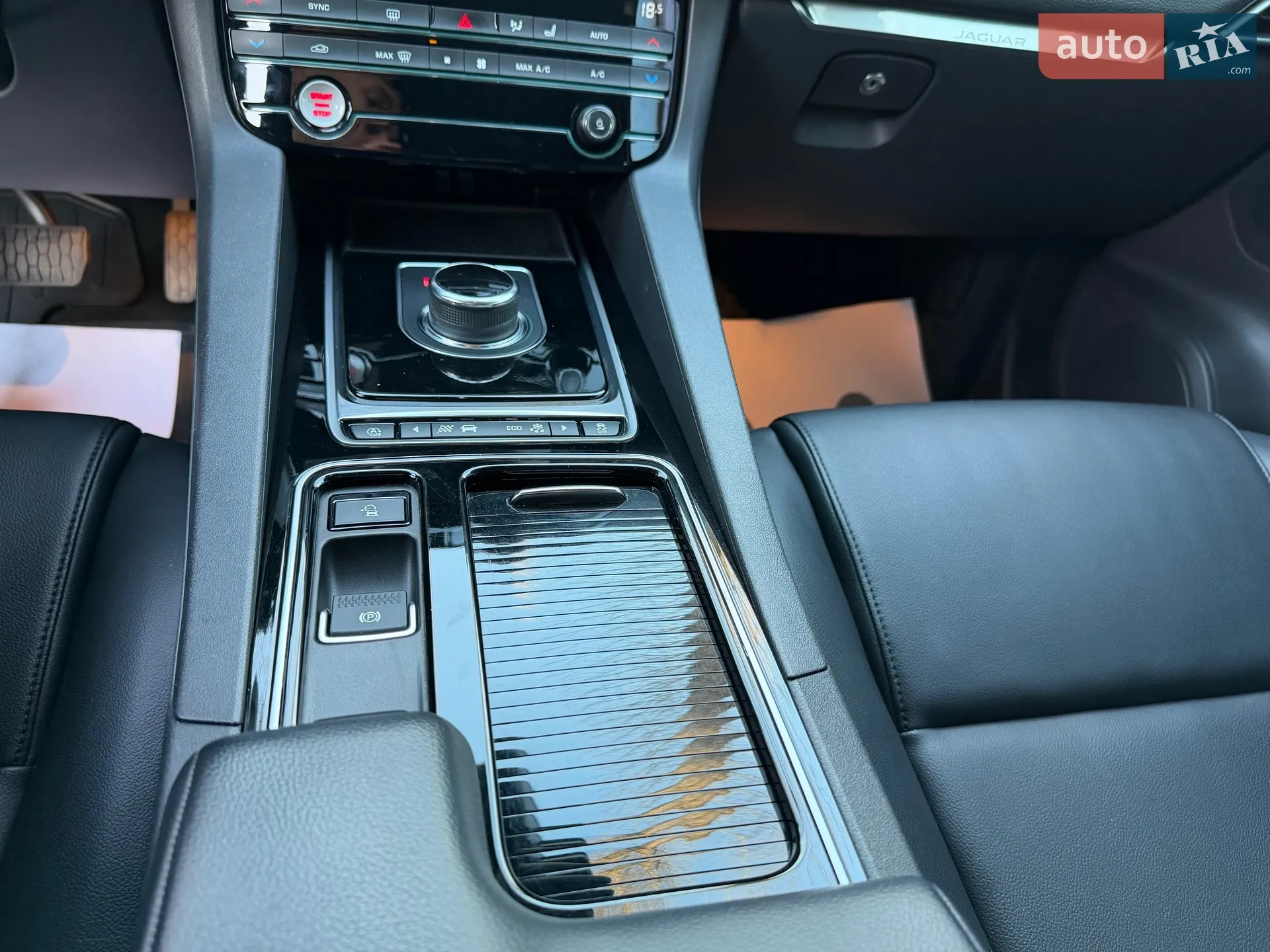 2017 Jaguar F-Pace - мініатюра 118
