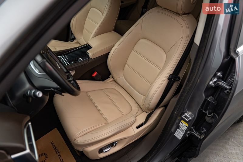 Внедорожник / Кроссовер Jaguar F-Pace 2019 в Киеве