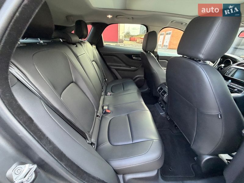 Внедорожник / Кроссовер Jaguar F-Pace 2016 в Киеве