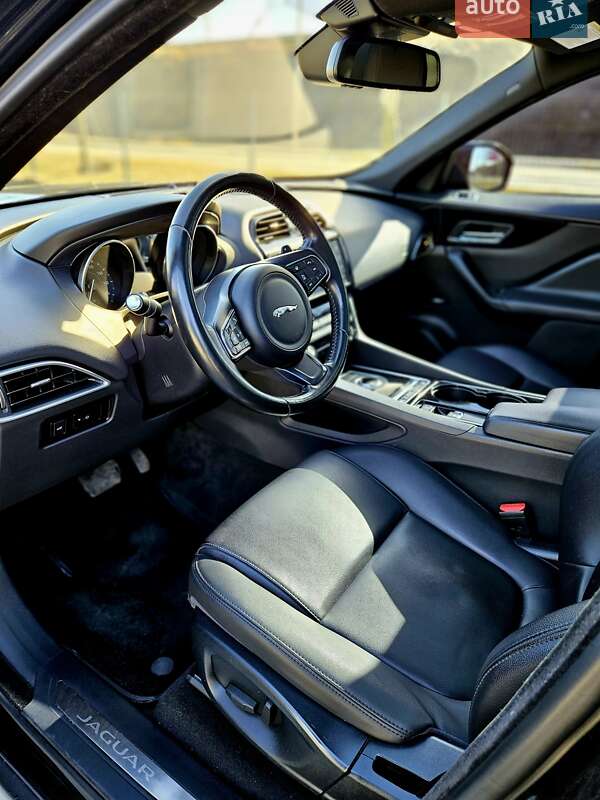 Внедорожник / Кроссовер Jaguar F-Pace 2017 в Киеве