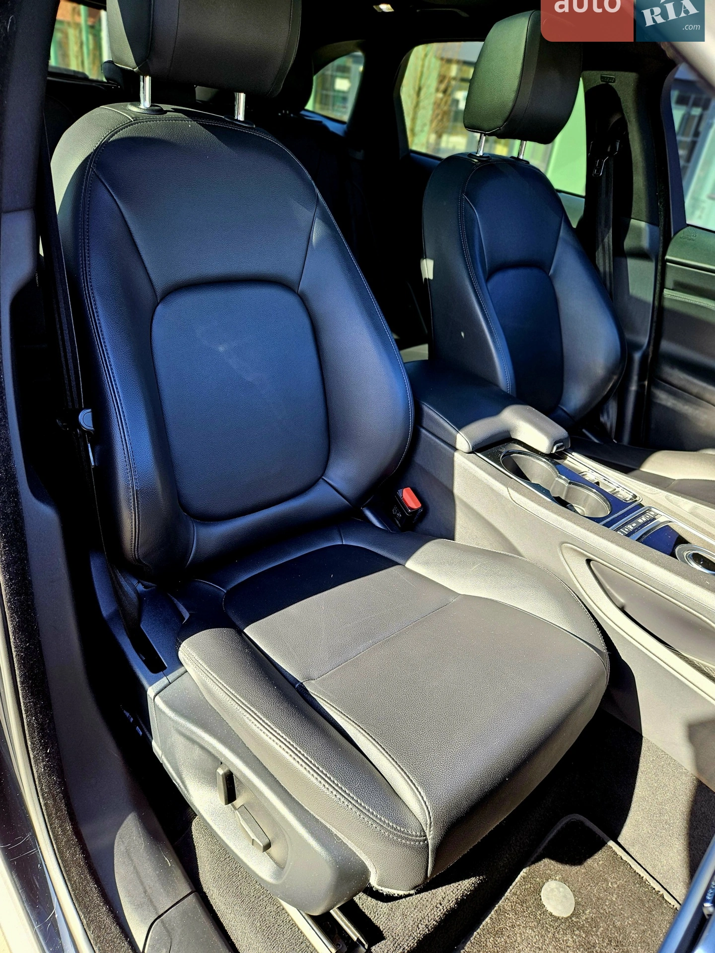 2017 Jaguar F-Pace - мініатюра 30