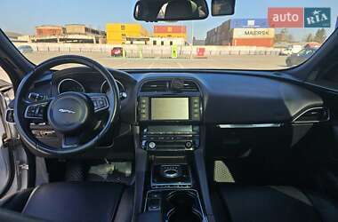 Внедорожник / Кроссовер Jaguar F-Pace 2016 в Тернополе