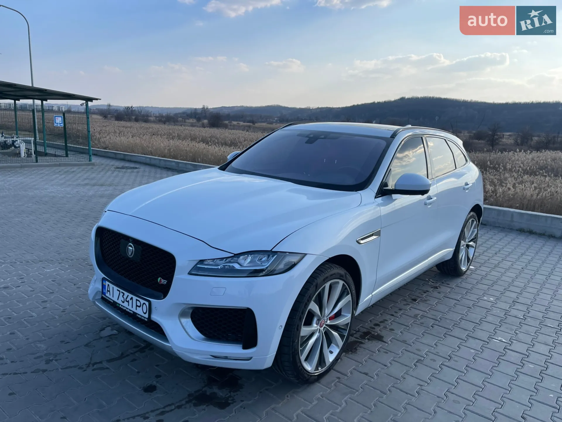 2016 Jaguar F-Pace - мініатюра 2