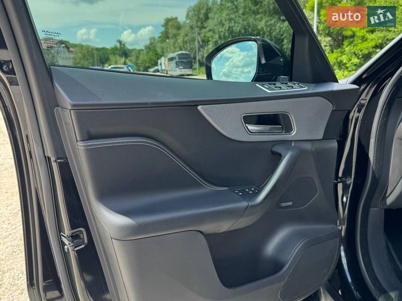 Внедорожник / Кроссовер Jaguar F-Pace 2016 в Луцке фото 16 Внедорожник / Кроссовер Jaguar F-Pace 2016 в Луцке