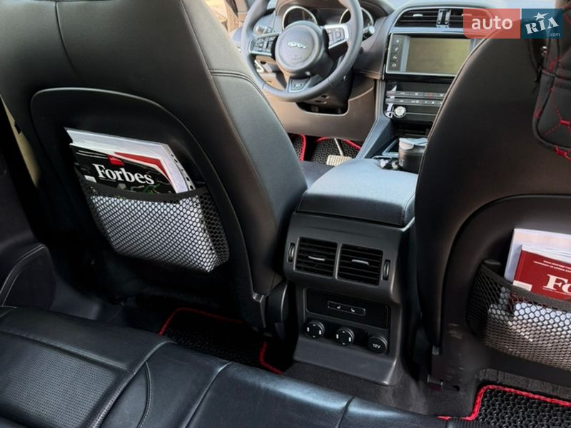 Позашляховик / Кросовер Jaguar F-Pace 2016 в Києві