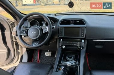 Позашляховик / Кросовер Jaguar F-Pace 2016 в Києві